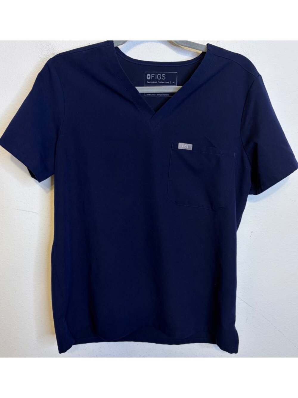 Figs Technical Collection Navy Blue 1 Pocket V Neck Scrub Top Sz Medium Shirt